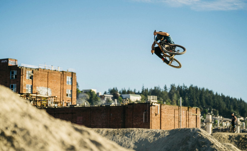 Transition PBJ - Beastie Deals - obrazek 4